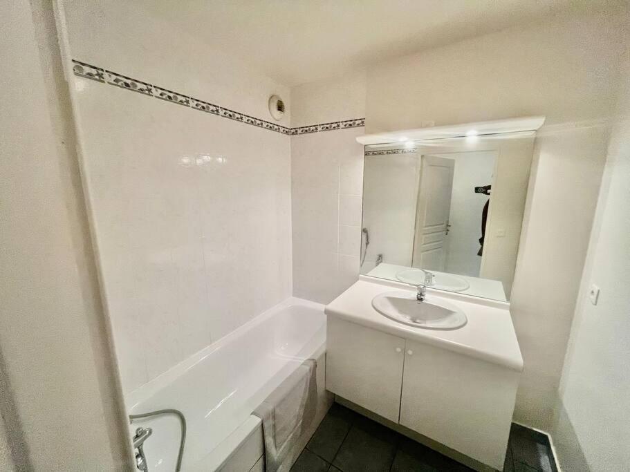 Le Sept Avec Parking, Transfert Apartment Vaires-sur-Marne Ngoại thất bức ảnh